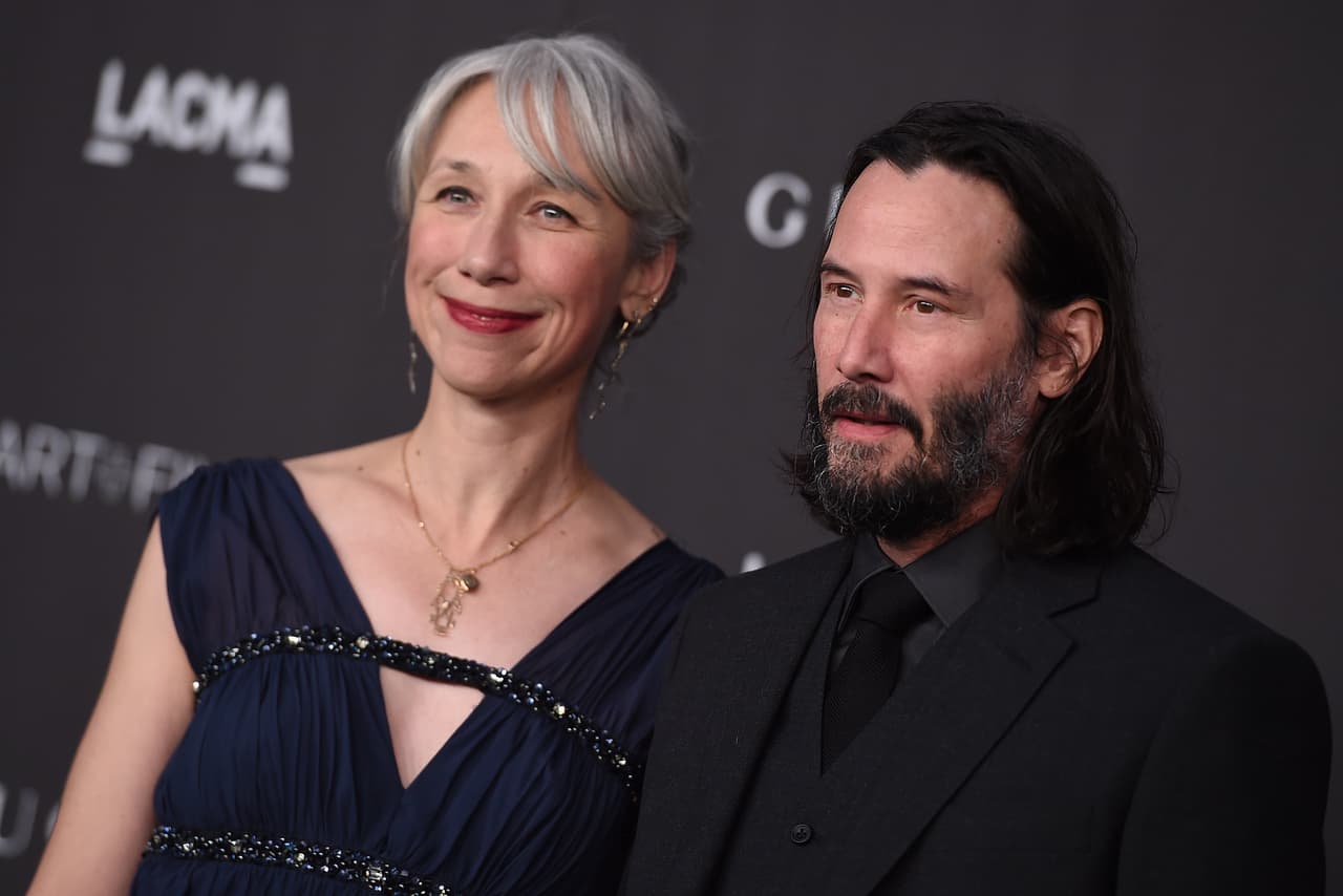 Keanu Reeves presenta novia después de décadas de soltería; ¡Internet esta feliz!
