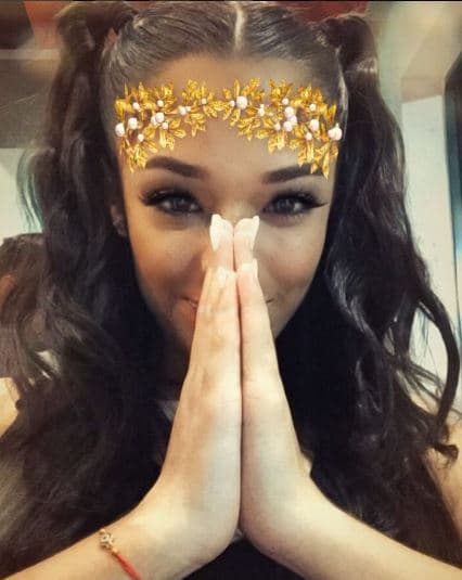 Taishmara, la sweet girl de MIX5, adora las selfies