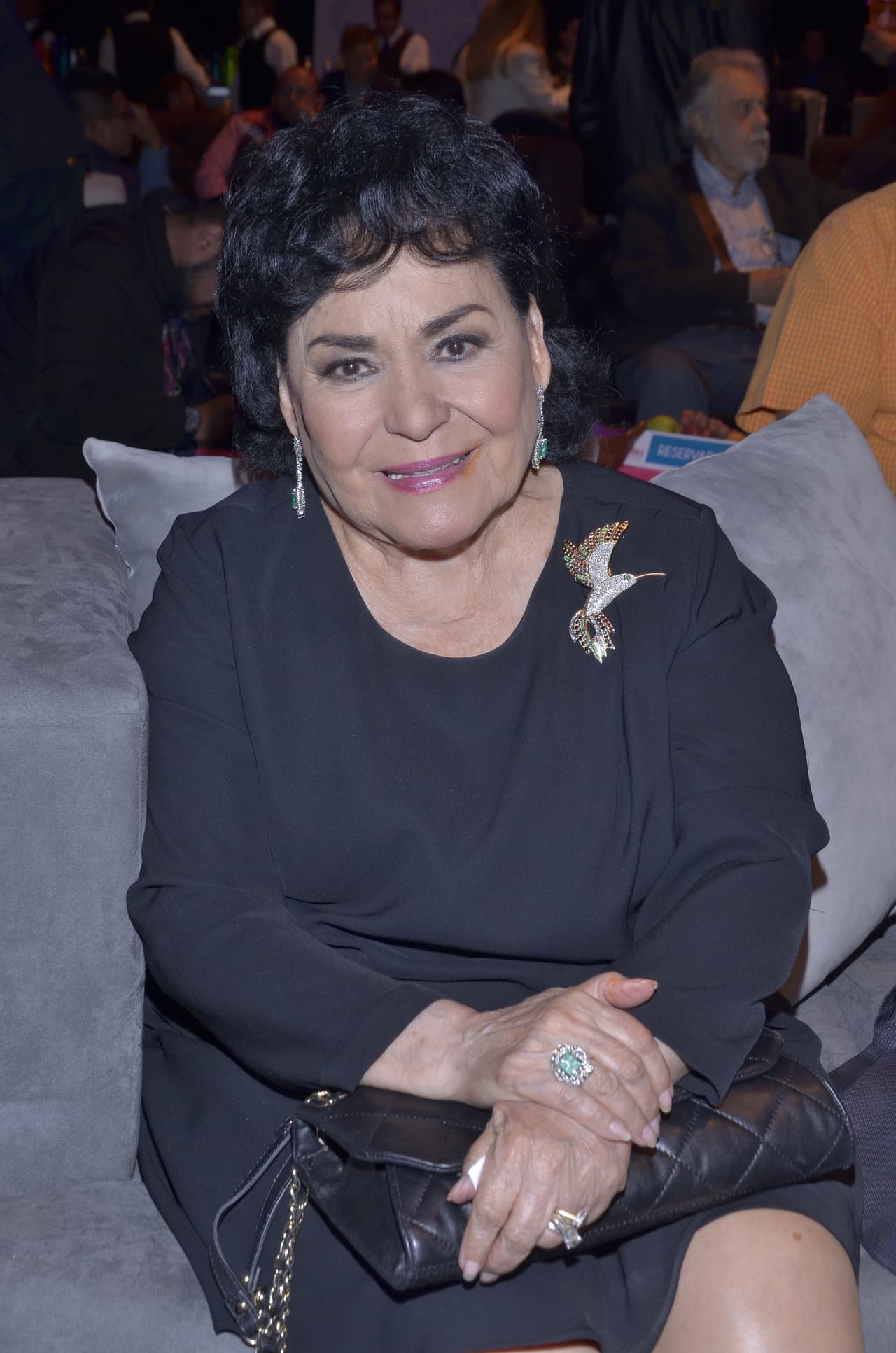Carmen Salinas será Crisanta, una mujer pícara, soñadora y con un carácter fuerte que la hace siempre ver el lado positivo de la vida y un gran apoyo para su hija Susana.