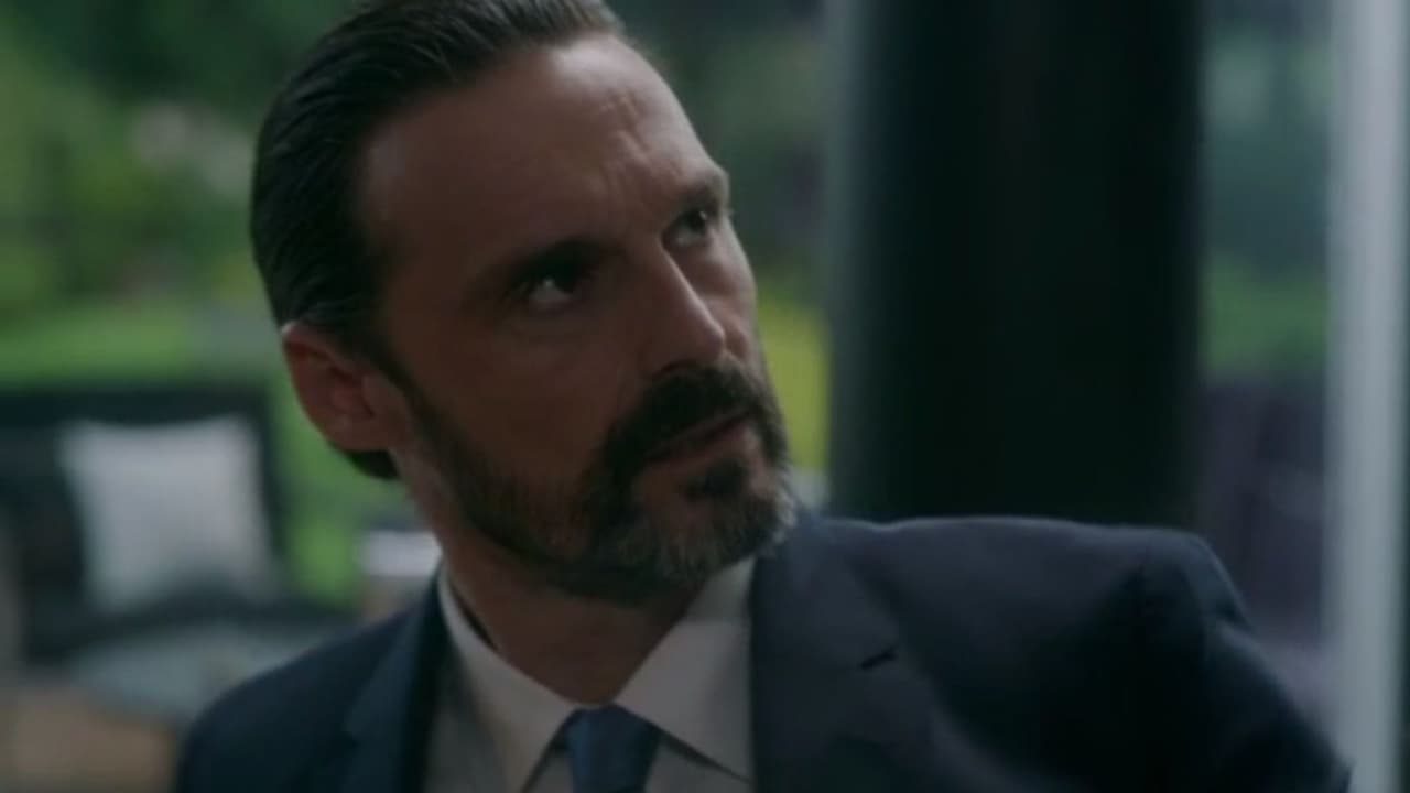 Con esa misma mirada Temporada 2 Capítulo 1: Octavio es desenmascarado públicamente