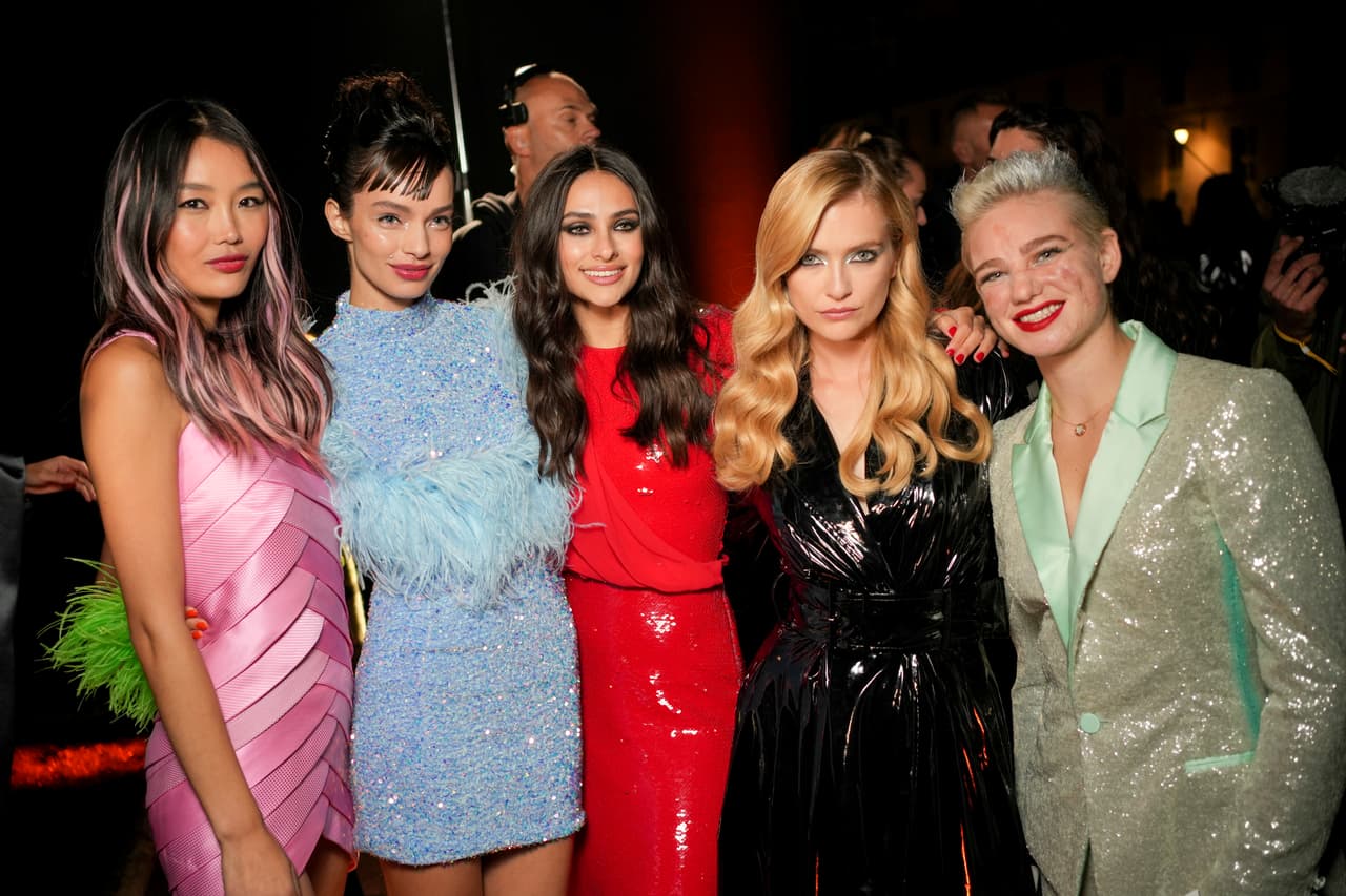 PARIS, FRANCE - OCTOBER 02: (L-R) Mei Jiang, Luma Grothe, Renata Notni, Camille Razat and Bebe Vio Grandis pose backstage prior to the "Le Defile Walk Your Worth" By L'Oreal Paris Womenswear Spring/Summer 2023 show as part of Paris Fashion Week on October 02, 2022 in Paris, France. (Photo by Francois Durand/Getty Images for L'Oréal Paris)