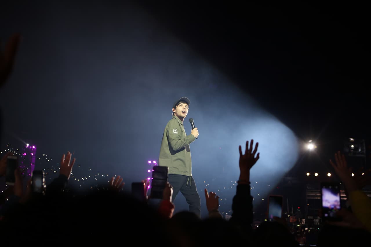 Así fue la presentación de Louis Tomlinson en Premios Telehit 2019