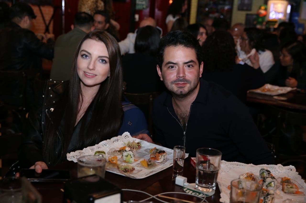 José Eduardo Derbez acudió acompañado de su novia.