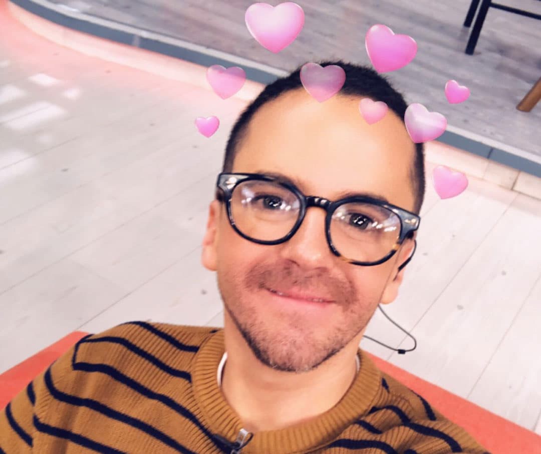 Mauricio Mancera no podía creer el beso que le plantó Natasha Dupeyrón