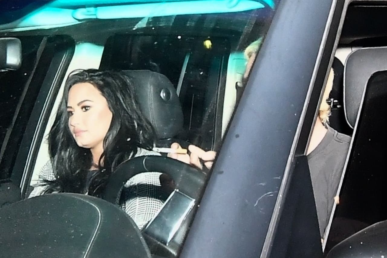 Demi Lovato salió por fin de rehabilitación, tras sufrir una sobredosis de oxicodona y fentanilo el pasado 24 de julio.