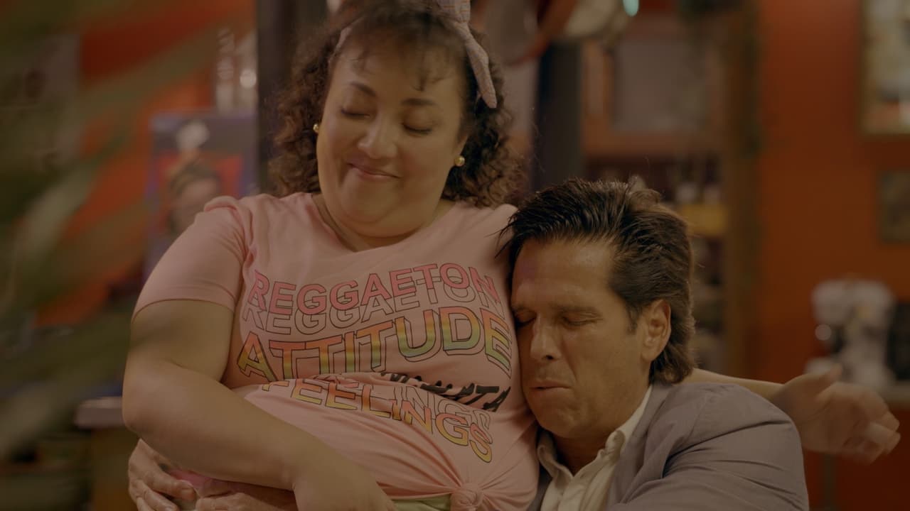 El primo Beto de Don Paquis llegó en la temporada 4 para conquistar a la Toña, con quien siempre ha habido uno que otro "cariñito".