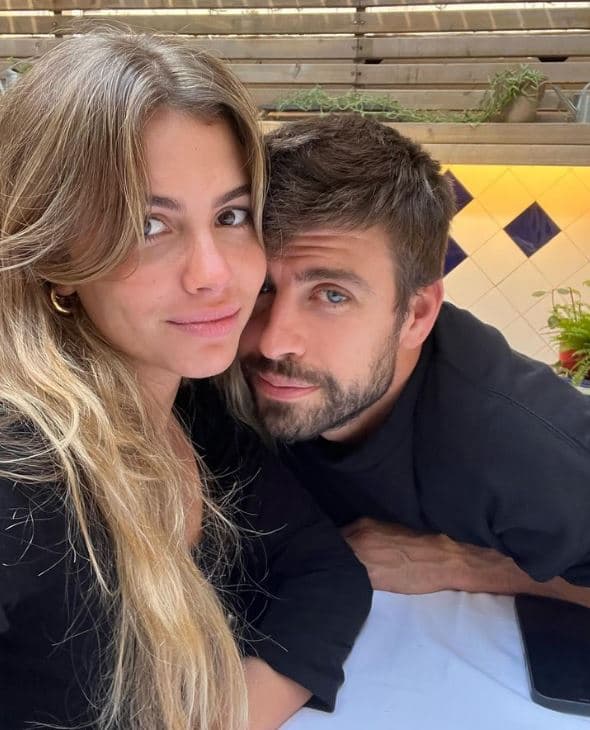 Clara Chía cumple 24 años y Piqué la celebra en un viaje a Medio Oriente