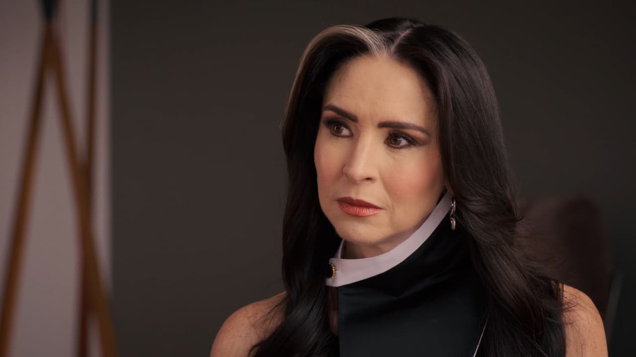 Teresa FINGE estar embarazada