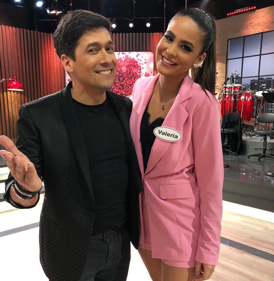 En los últimos meses, Valeria también obtuvo gran reconocimiento mediático al ser una de las participantes del programa 'Enamórandos', el cual se transmite actualmente en Estados Unidos.