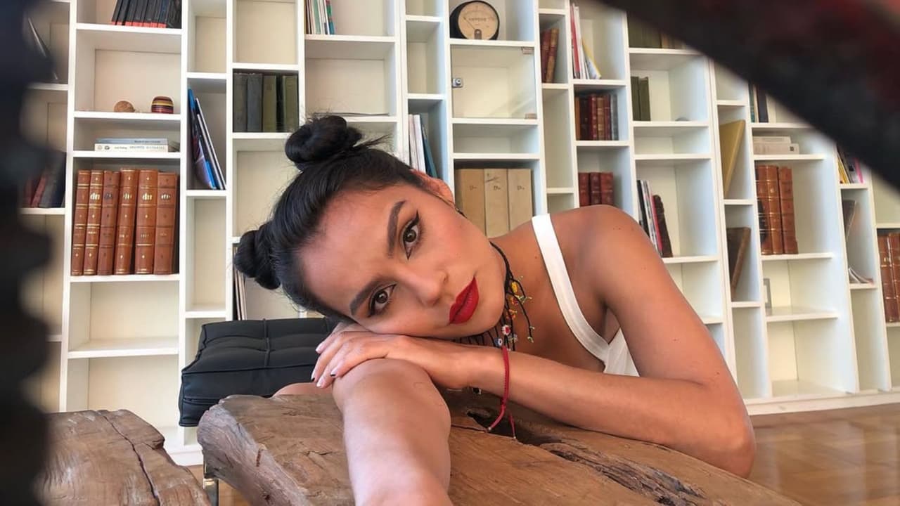 Cristina es la hermana menor de María.