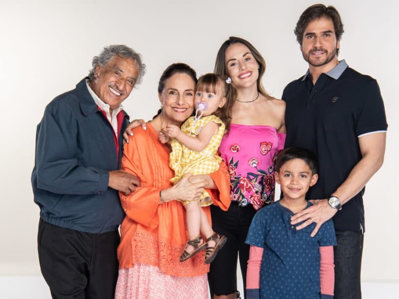 Zuria Vega protagonizó 'Mi marido tiene más familia', donde la vimos como mamá de ‘Blanquita’ y ‘David’, encarnados por Cielo Gatti y Ruy Gaytán. Mira cómo lucen ahora los pequeños actores
