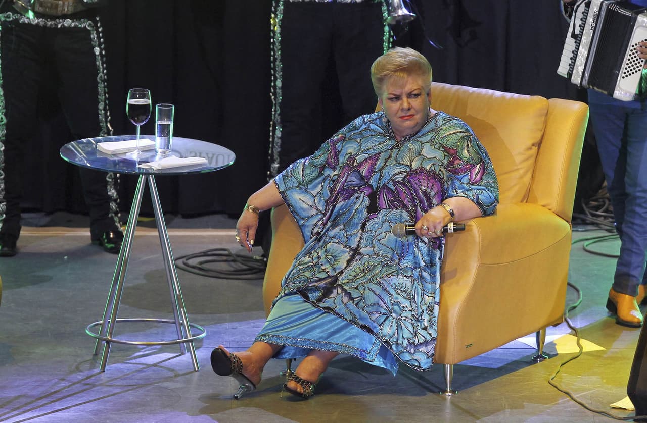 Paquita la del Barrio se queda dormida en una entrevista
