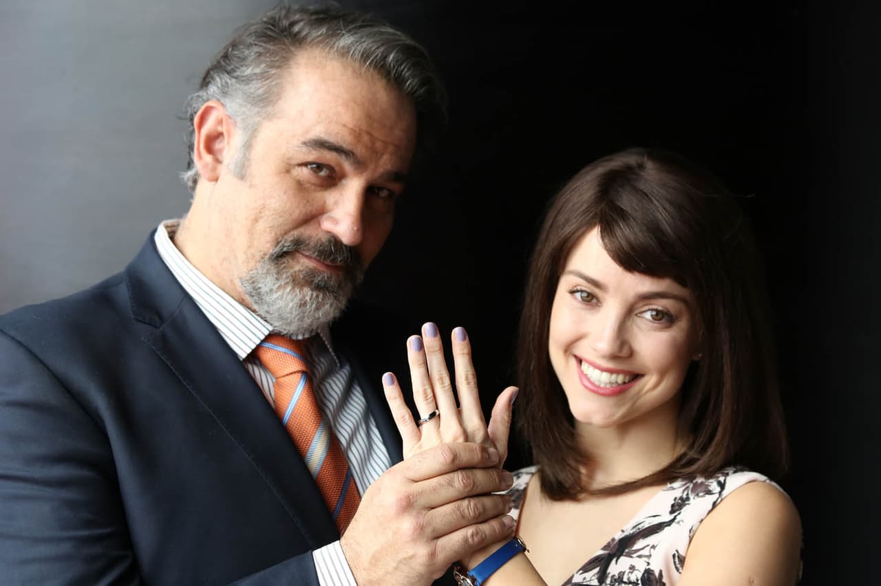 Ese anillo solo lo podrá cambiar un hombre correcto, bueno y que esté en el camino de Dios.