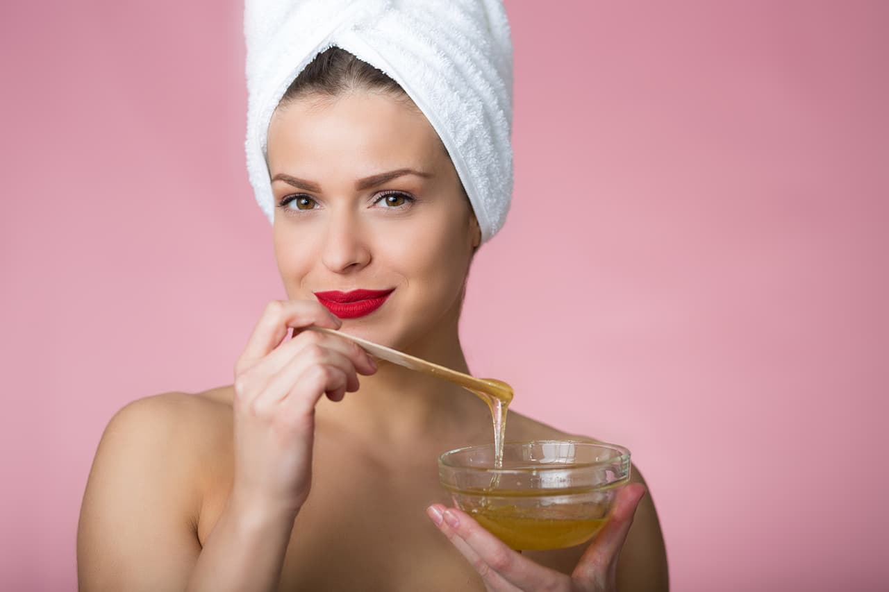 Miel de abeja: ¿para qué se usa en las rutinas de belleza?