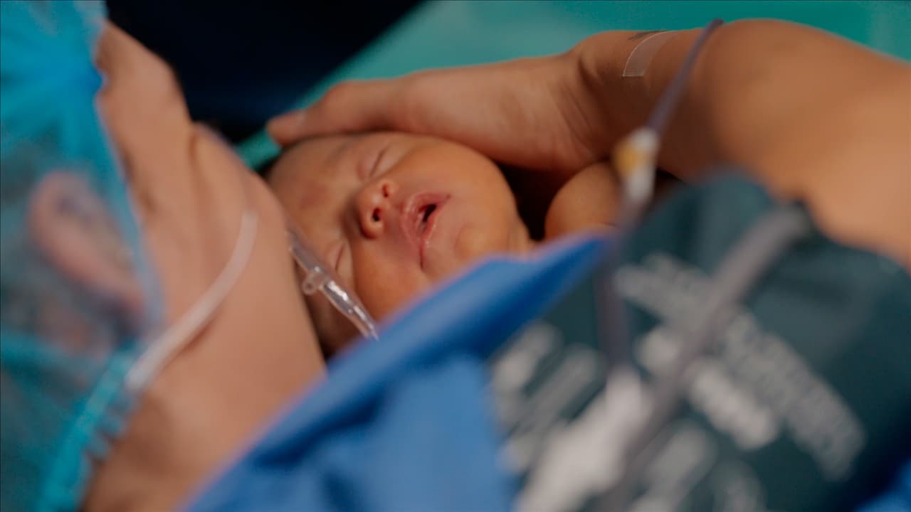 Juana da a luz a un hermoso niño