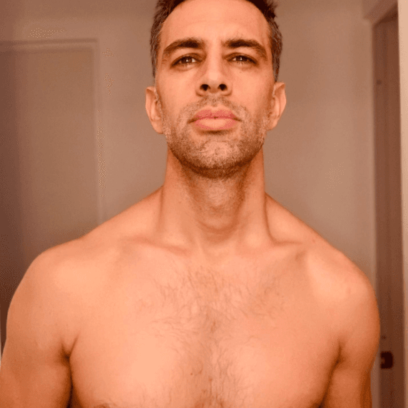 Tras esa telenovela, el actor se fue a trabajar a Estados Unidos, donde participó en varios melodramas.