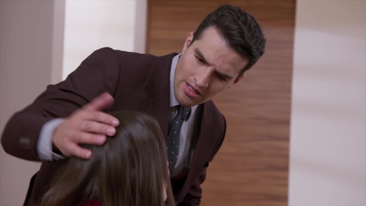 Araceli descubre que su esposo la traicionó por dinero y publicó sus fotos más privadas