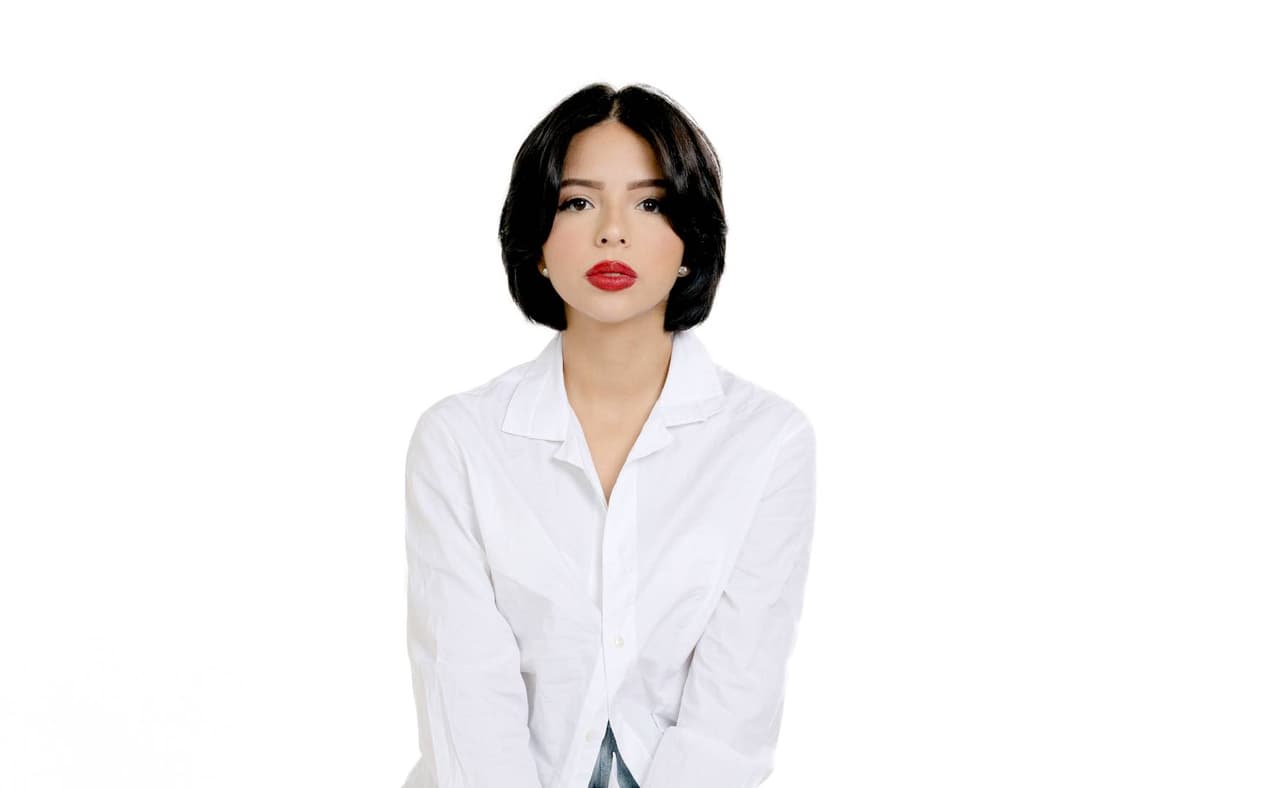 Ángela Aguilar.