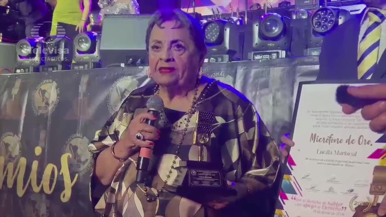 Premios Micrófono de Oro son interrumpidos por fuerte corto circuito
