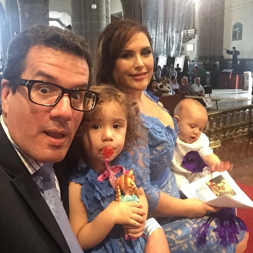 El 11 de agosto de 2014, recibió a su segundo hijo, Daniel Nicolás, en un hospital de Los Ángeles. “¡Ya llegó! Aunque prematuro, los dos estamos perfectos”, expresó la intérprete en Twitter.