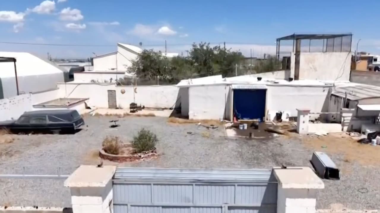 El macabro hallazgo de casi 400 cuerpos embalsamados en un crematorio cerca de la frontera 
