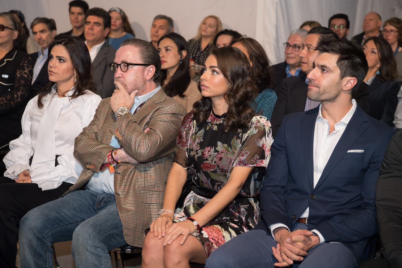 Elenco de 'Sin tu mirada' celebra inicio de grabaciones