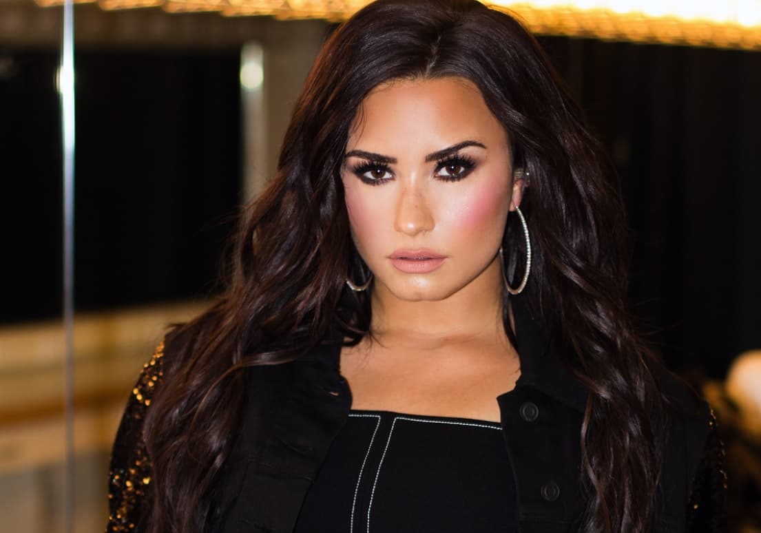 Demi Lovato confirmó su nuevo romance con un tierno beso