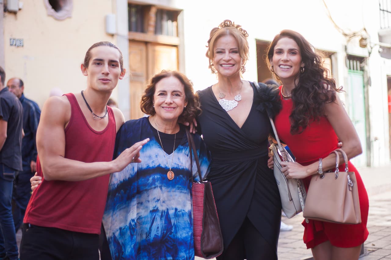 Qué le pasa a mi familia?: Sigue la presentación de la telenovela por las redes de Las Estrellas