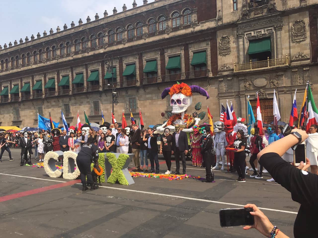 21 banderas de diferentes países desfilarán en este magno evento.