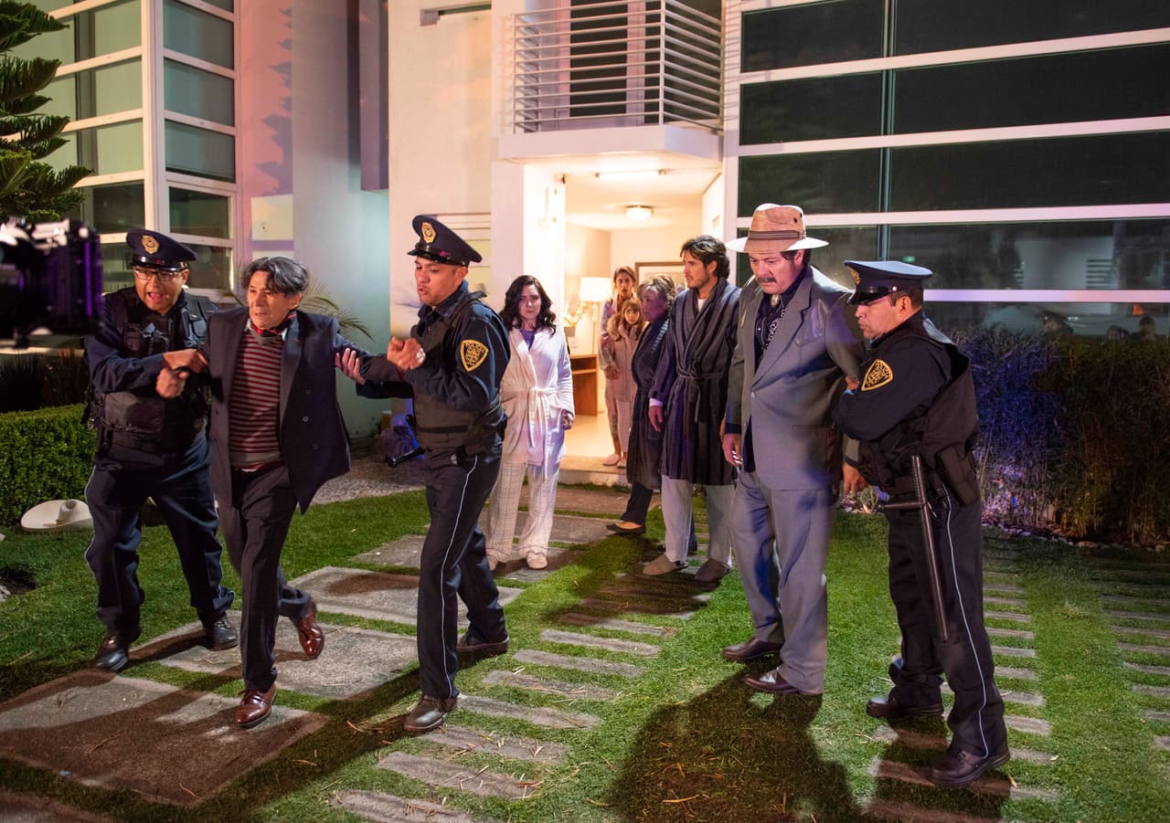 La policía tuvo que intervenir para que la batalla terminara...