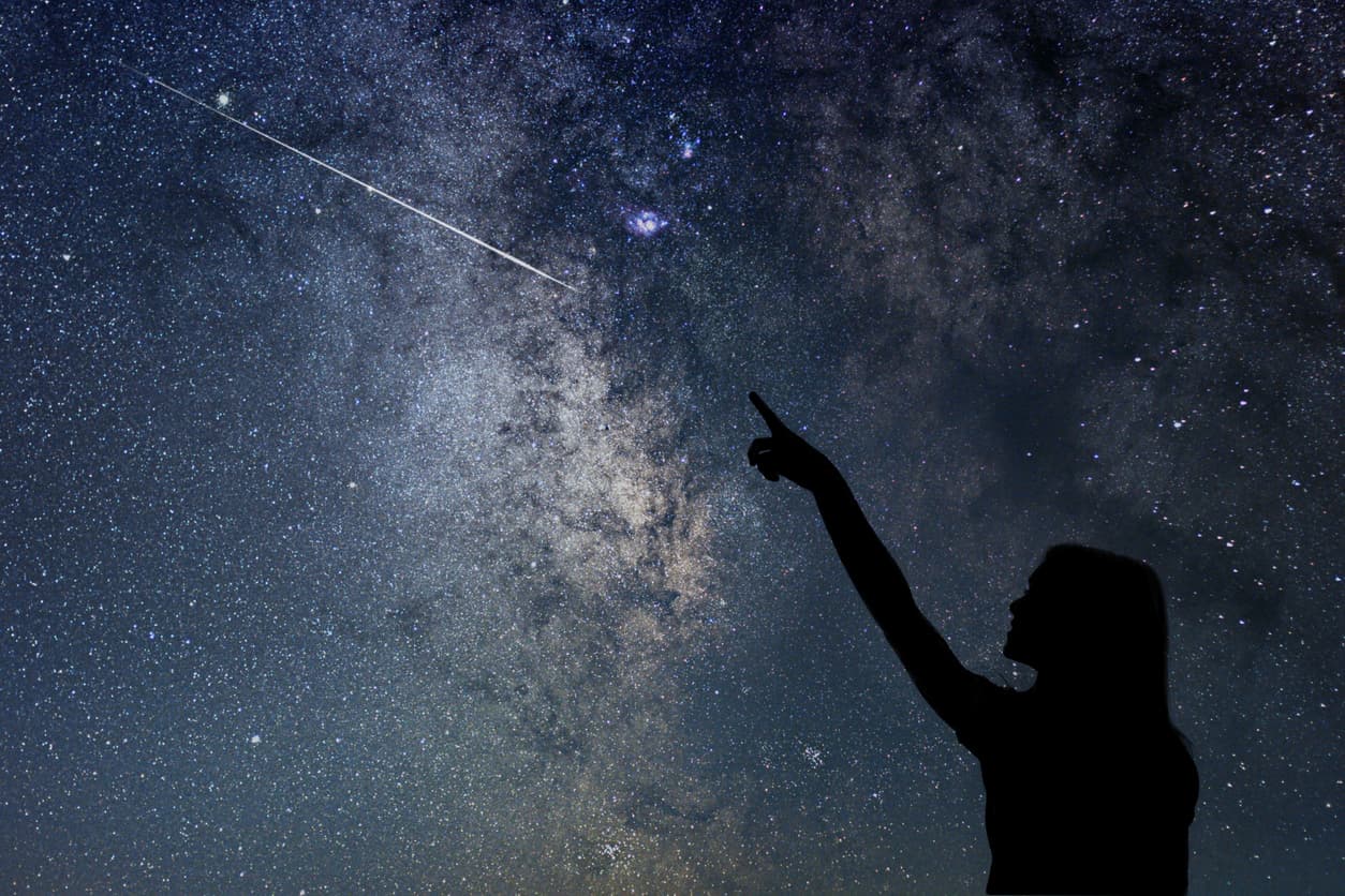Descubre qué depara la lluvia de estrellas a cada signo este abril