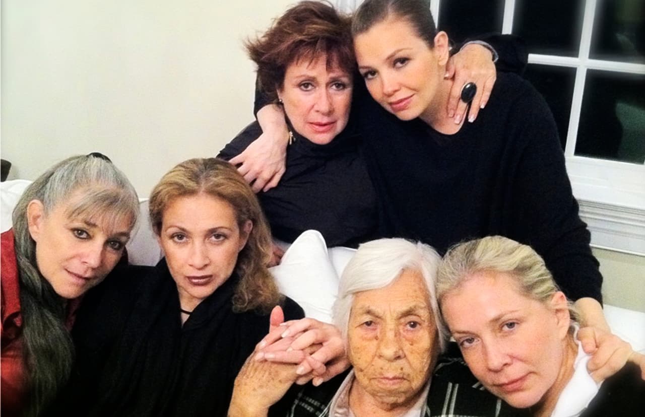 Ella es Gabriela Sodi, la hermana de Thalía que incursionará en la política y que es idéntica a ella