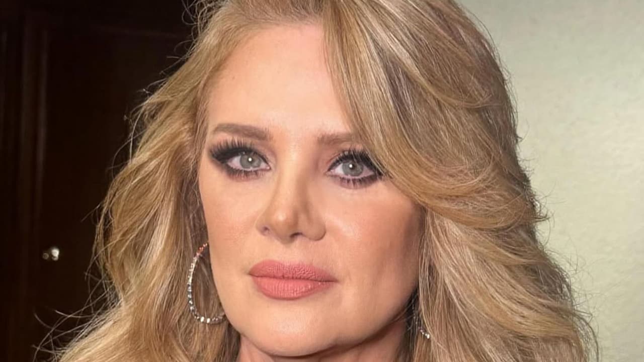 Erika Buenfil cambia de look e impacta al dejar el rubio