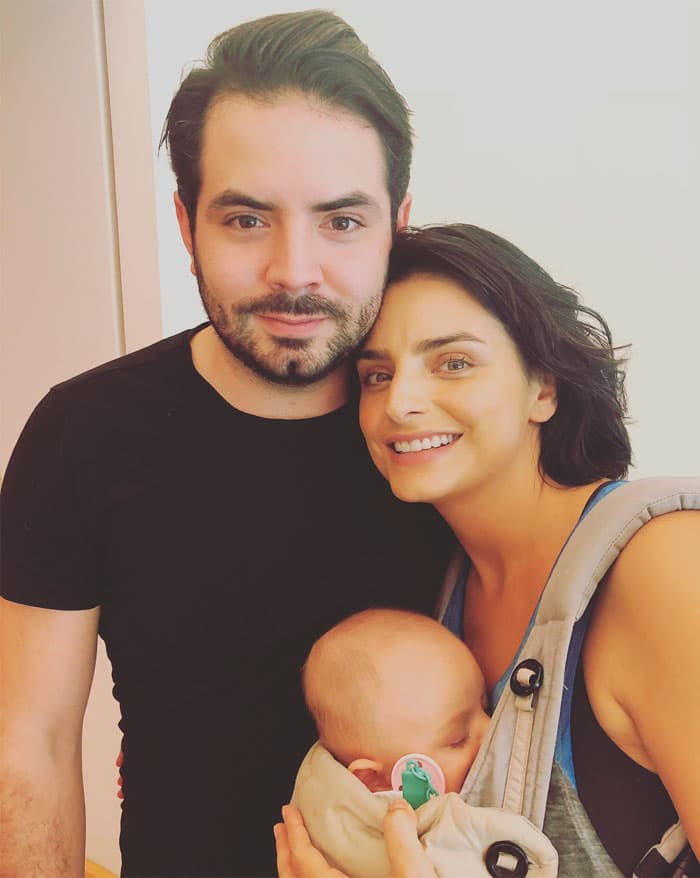 Aislinn Derbez le copia a José Eduardo en divertido video y fans afirman: ‘Te salió mejor a ti’
