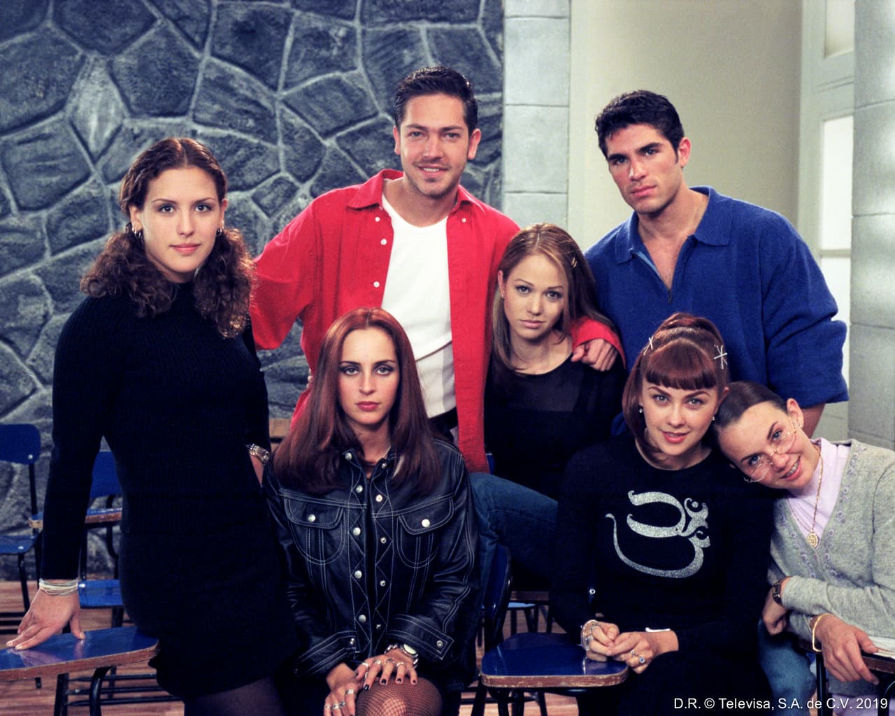 Conforme avanza la telenovela, al elenco juvenil se integró la querida actriz Irán Castillo en el papel de 'Ana'.