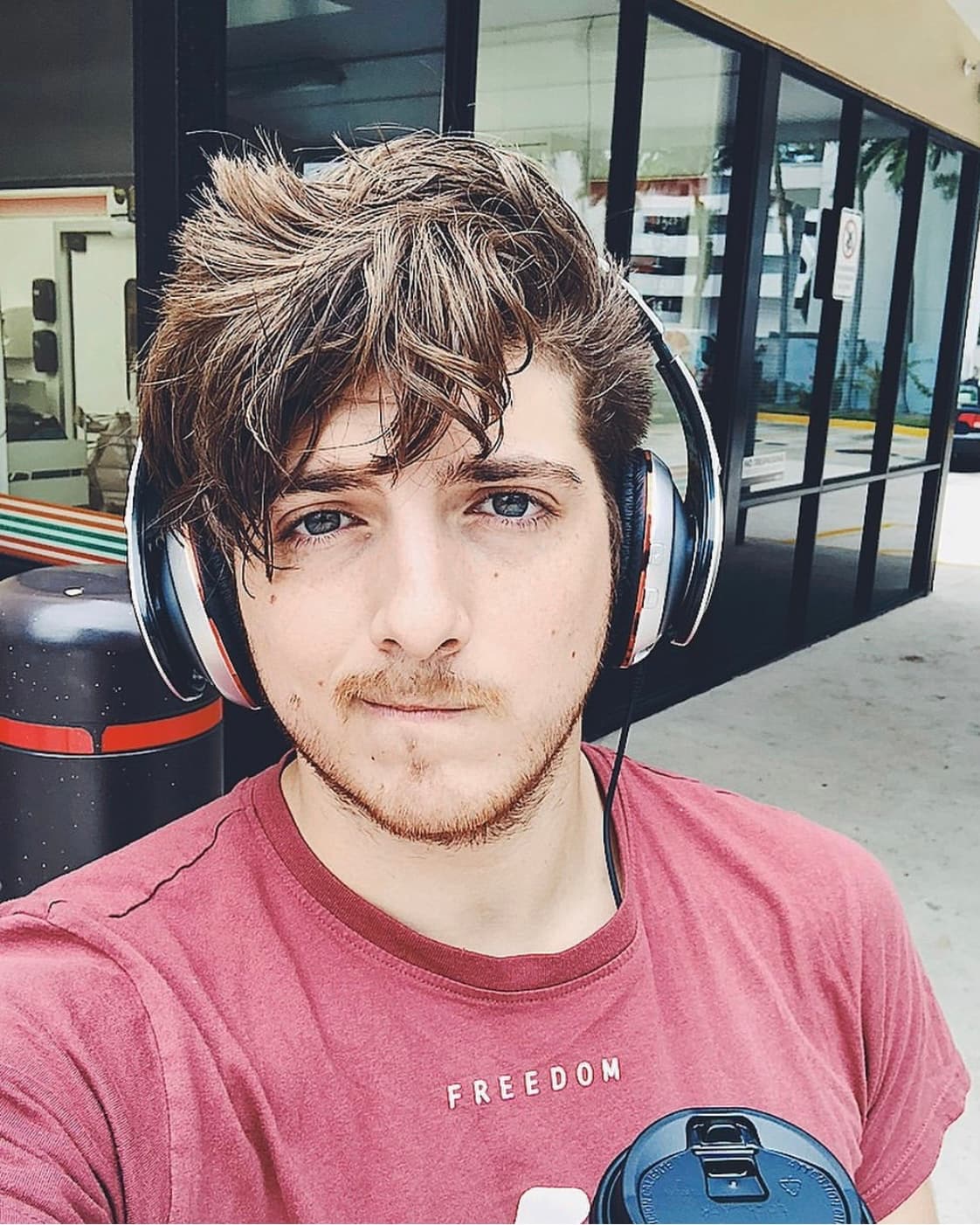 Ahora, a sus 26 añis, Marine sigue dedicado a la actuación, tal como lo muestra en su cuenta oficial de Instagram, pero también es un gran aficionado de las artes marciales.