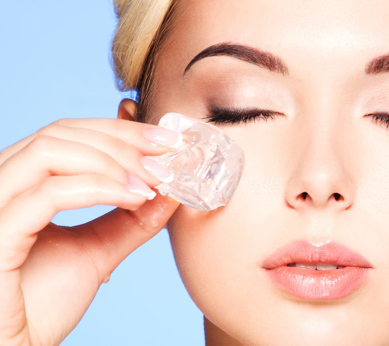Hielo en la cara: ¿para qué sirve? Esto explican dermatólogos