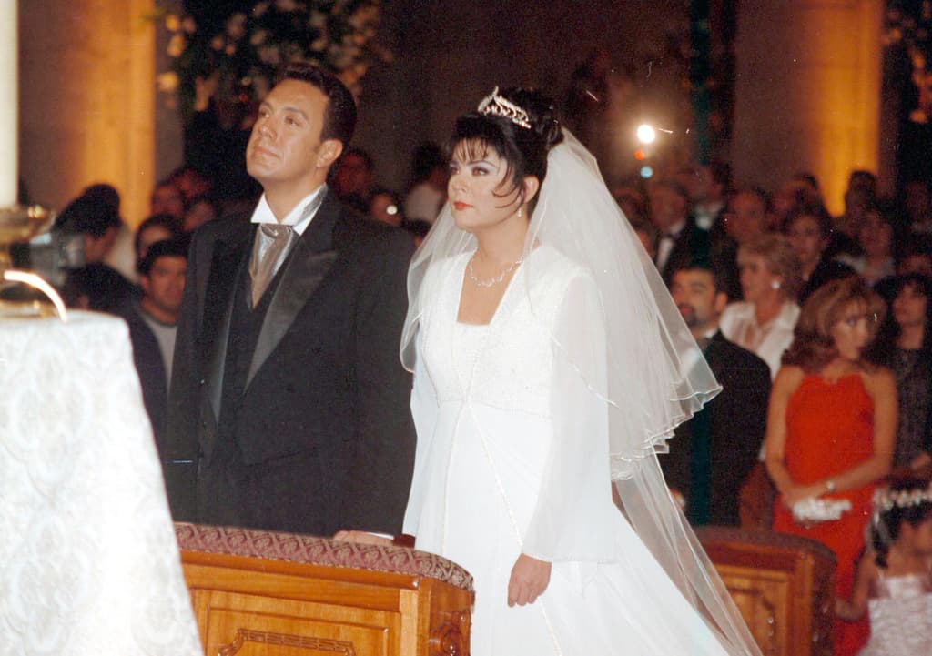 Victoria Ruffo está alejada de sus hijos y por primera vez habla del ...