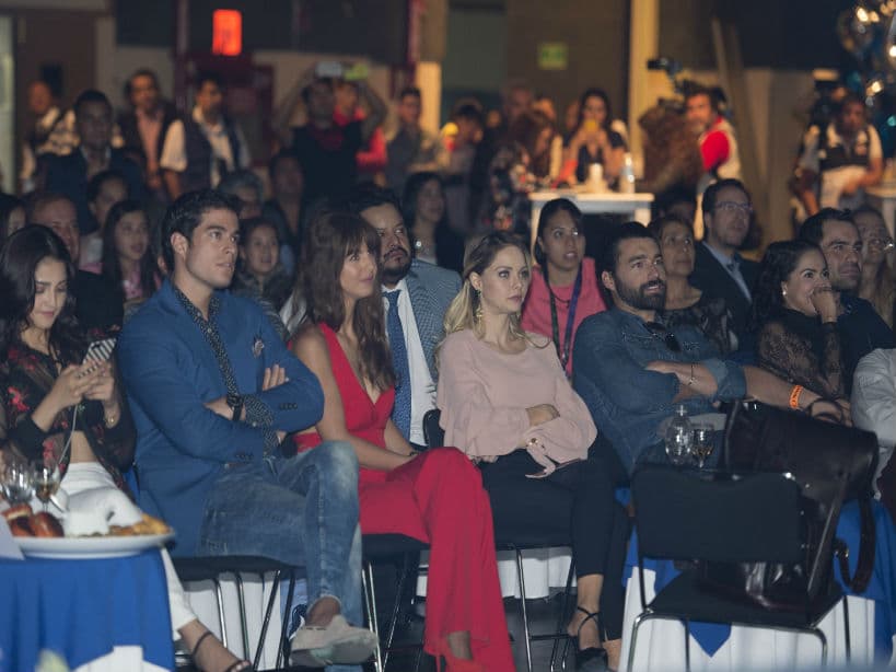 Parte del elenco y producción se reunió este lunes 19 de febrero en el foro 14 de Televisa San Ángel, para disfrutar de las primeras escenas.