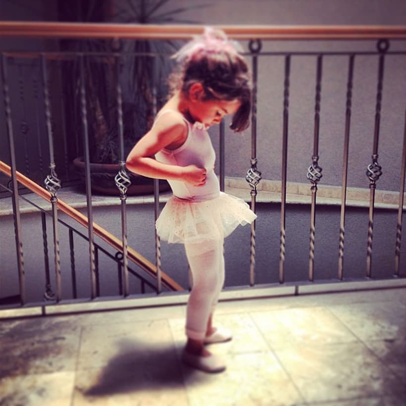 La imagen alcanzó más de 13 mil likes y sus seguidores le dedicaron tiernas palabras. “Wow, se parece a su papá”, “qué bella, bendiciones”, “feliz cumpleaños a tu linda princesa”, “qué mirada tan dulce tiene” y “que Dios la bendiga… ¡es idéntica a su padre!”, fueron algunos de los comentarios de su post.