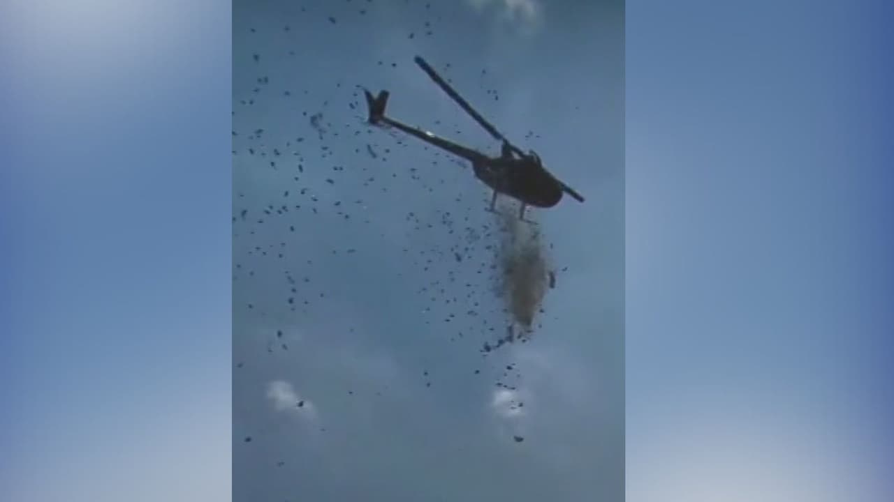 Lanzan dólares y pétalos de rosas desde helicóptero durante funeral: fue el último deseo del difunto