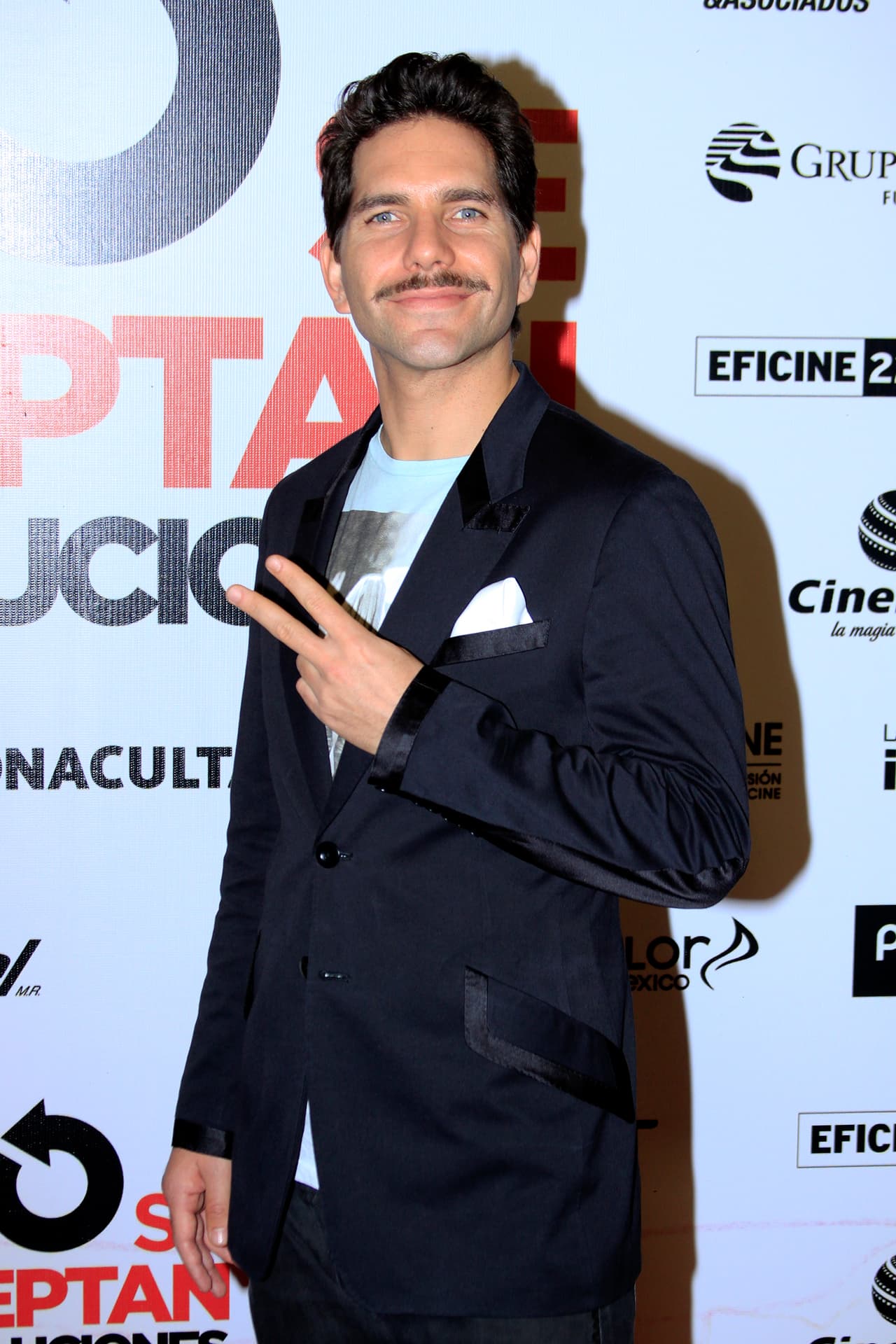 En la pantalla grande, vimos al actor en películas como ‘Antes que amanezca’, ‘Enamorándome de Abril’ y la más reciente, en 2013, como el abogado de ‘Valentín Bravo’ en la producción de Eugenio Derbez ‘No se aceptan devoluciones’.