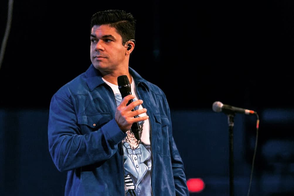 Tras fuerte caída, Jerry Rivera cancela conciertos