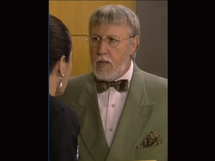 En 2001, Héctor se integró al elenco de ‘Aventuras en el tiempo’ tras la muerte del actor Luis de Icaza, donde dio vida a ‘Kent Wolf’.