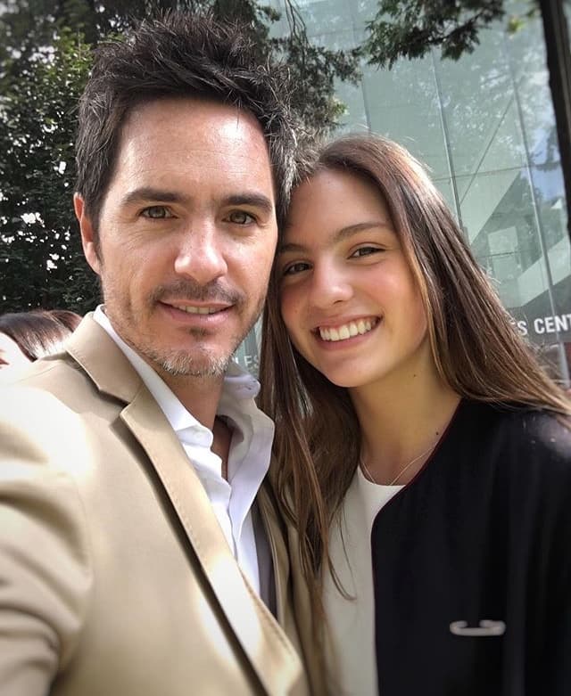Hija de Mauricio Ochmann muestra su habilidad para bailar reguetón en divertido TikTok