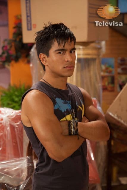 En 2013, Jonathan interpretó a 'José Tizoc Menchaca Martínez' en 'Qué pobres tan ricos', protagonizada por Zuria Vega y Jaime Camil.