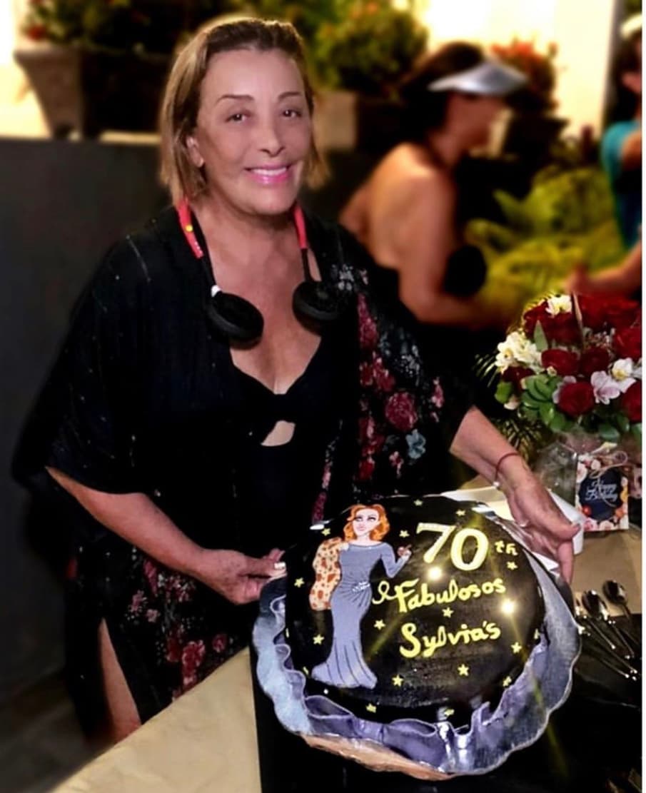 El pasado fin de semana, Pasquel y algunas de las integrantes de su familia tuvieron una fiesta en la playa. Mira las imágenes a continuación.