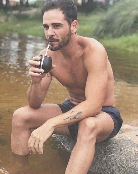 Después de esta experiencia, decidió vacacionar en México donde vio la oportunidad de audicionar para un reality show musical, quedando en el octavo lugar.