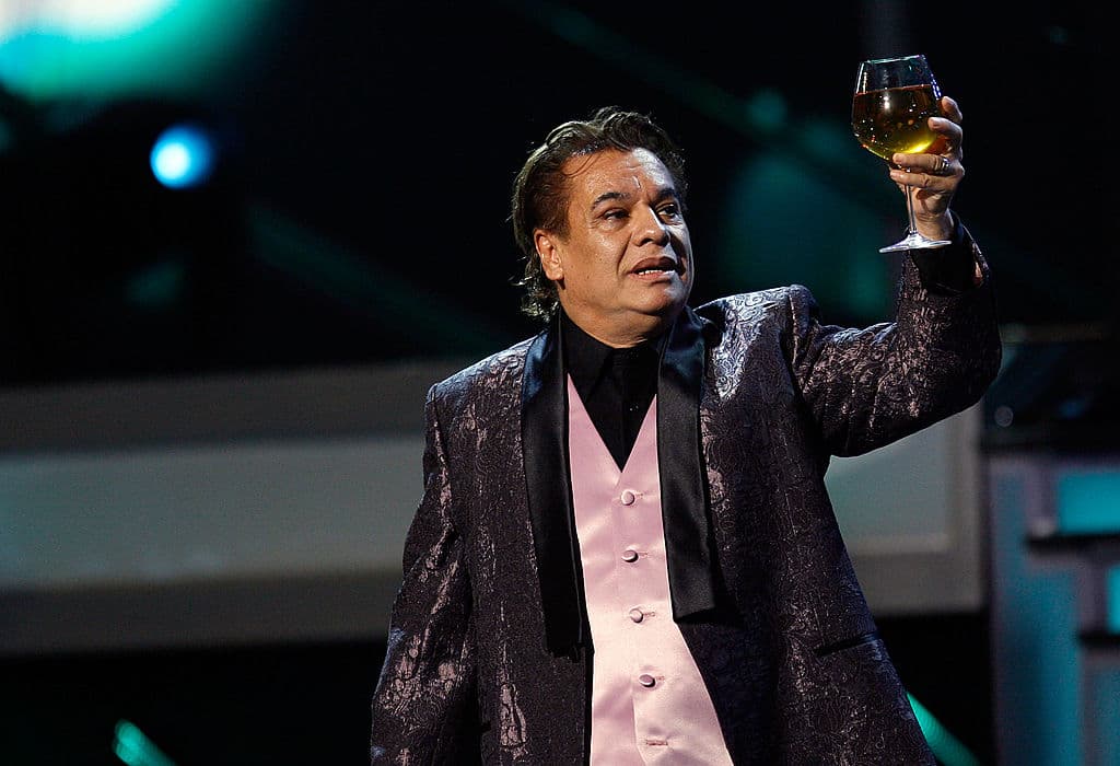 En el cuarto aniversario luctuoso de Juan Gabriel, Las Estrellas revive sus clásicos de película