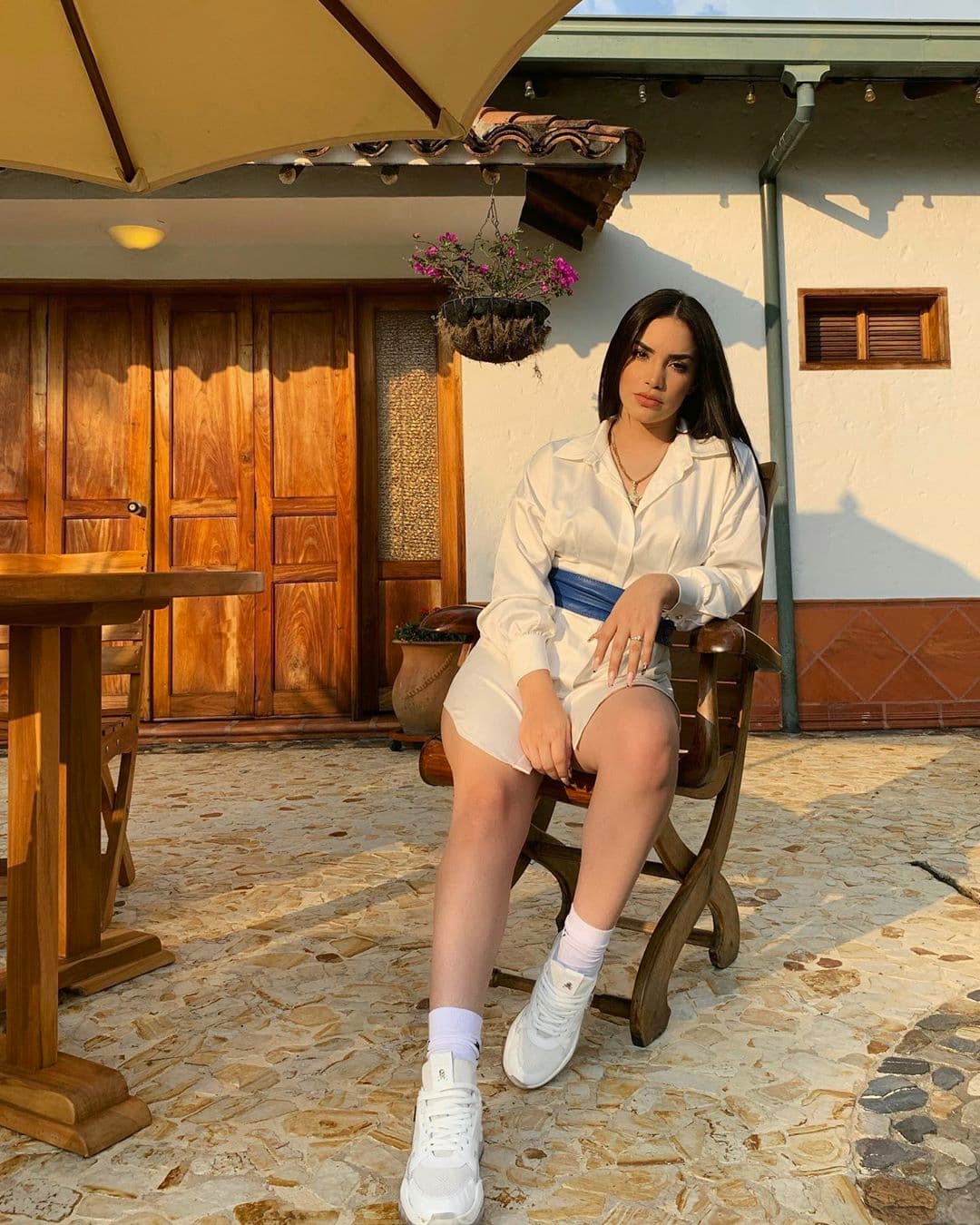 La también cantante compartió que conoce a Juan de Dios mejor que nadie y sabe por la difícil situación que vivió en su infancia, pero eso no justifica lo que hizo, compartiendo que cada vez que terminaba con ella “cometía sus tonterías”, además aprovechó el clip para pedirle una disculpa a Lizbeth Rodríguez.